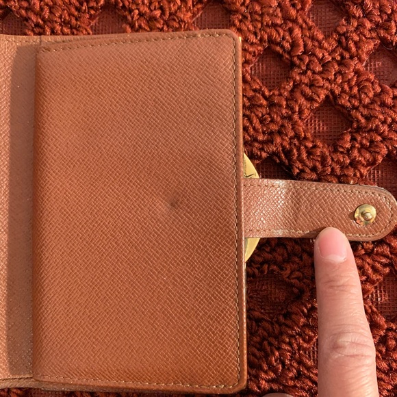 Authentic LV monogram Short coin wallet - Picture 9 of 16